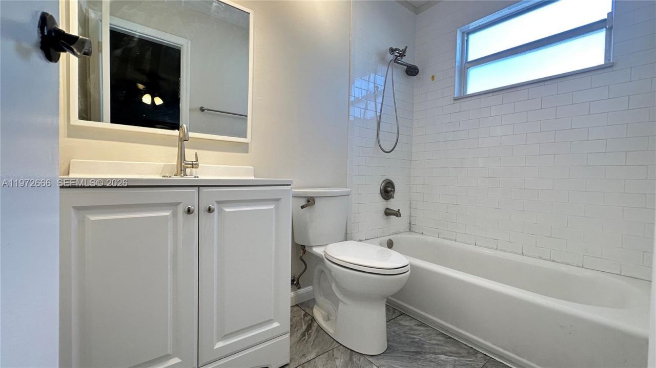 8450 NW 26th St, Sunrise, FL 33322 Photo