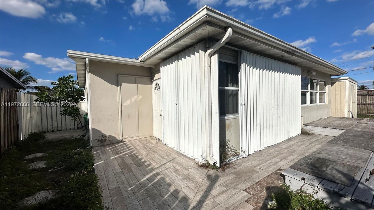 8450 NW 26th St , Sunrise, FL 33322 Photo