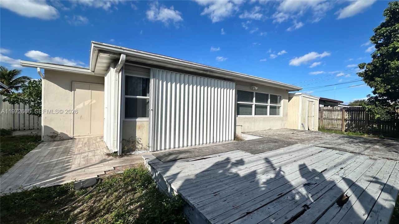 8450 NW 26th St , Sunrise, FL 33322 Photo