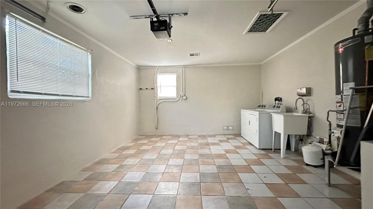 8450 NW 26th St , Sunrise, FL 33322 Photo