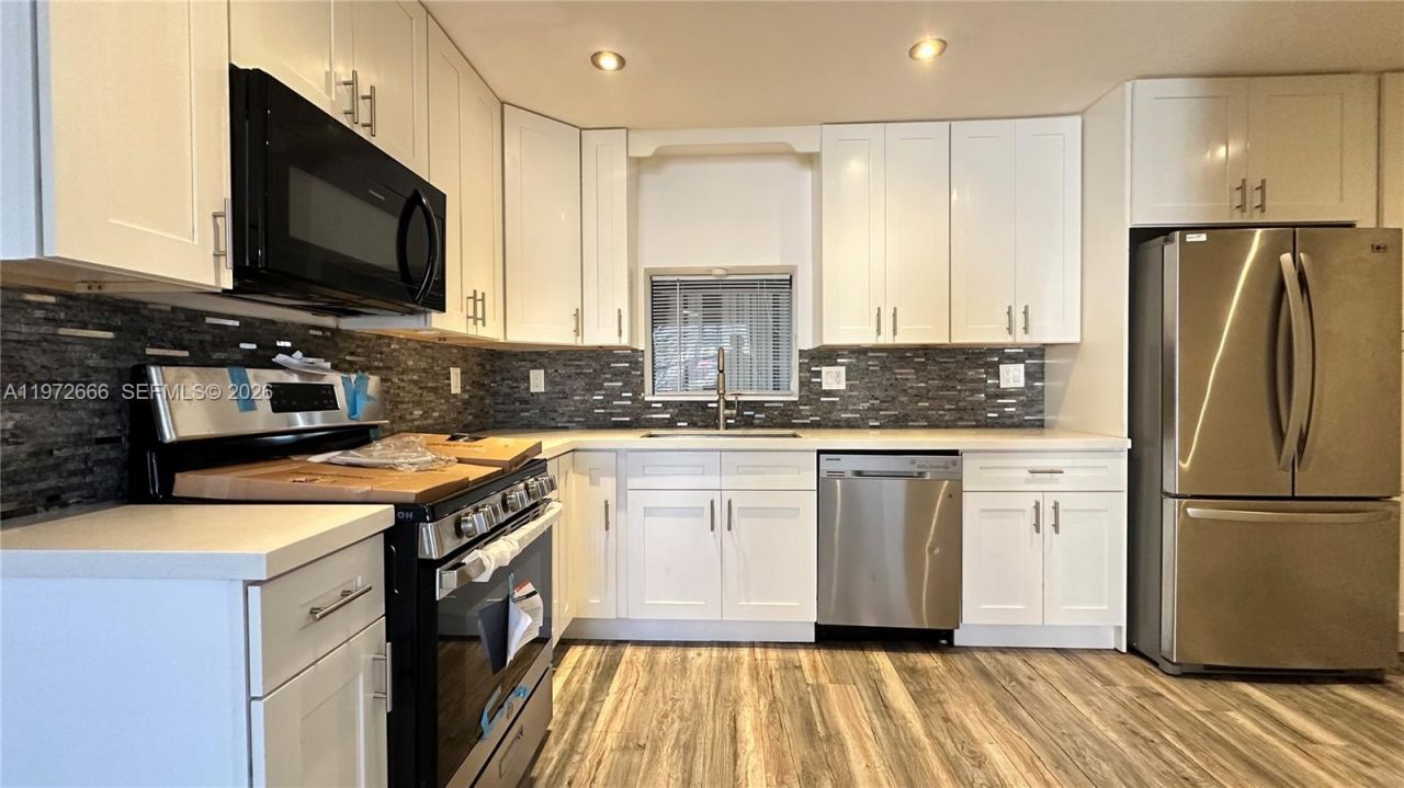 8450 NW 26th St , Sunrise, FL 33322 Photo