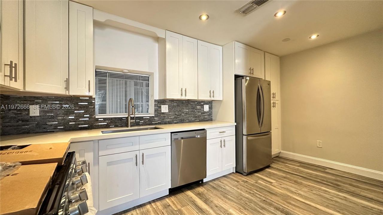 8450 NW 26th St, Sunrise, FL 33322 Photo