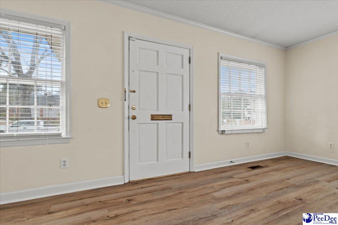 509 Spruce St Photo 5