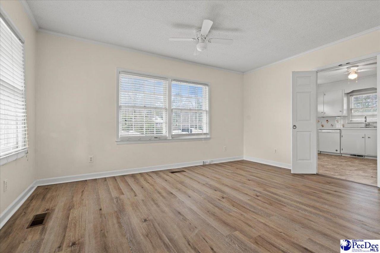 509 Spruce St Photo 7