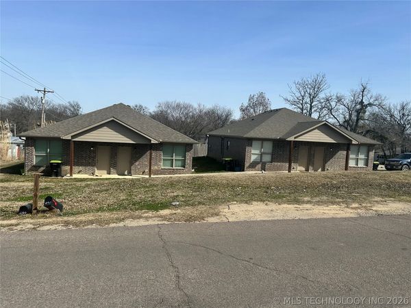 300 E 17th Street , Ada, OK 74820