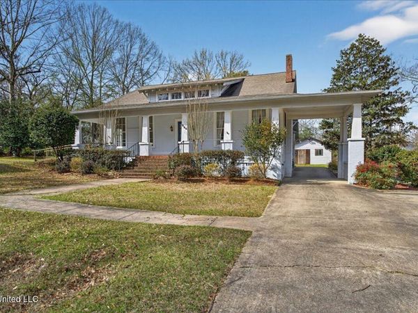 504 W Railroad Avenue, Summit, MS 39666