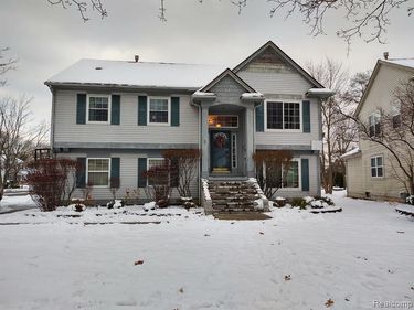 1432 Pond View Court, Wixom, MI 48393