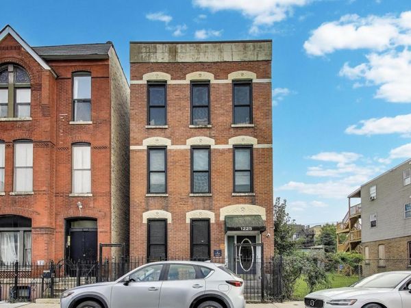 1225 W Erie Street, Chicago, IL 60642