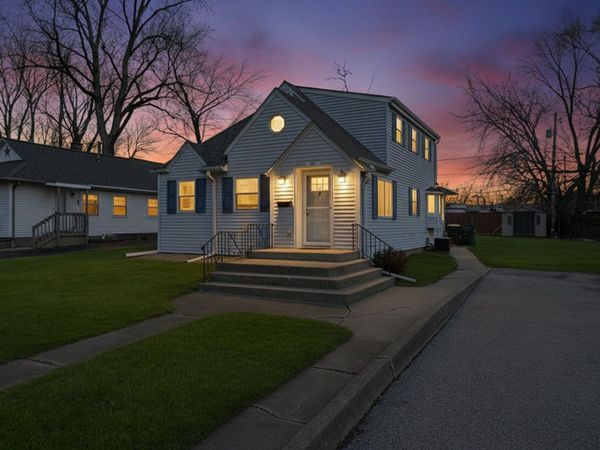 1511 Meadowbrook Drive, Round Lake Beach, IL 60073