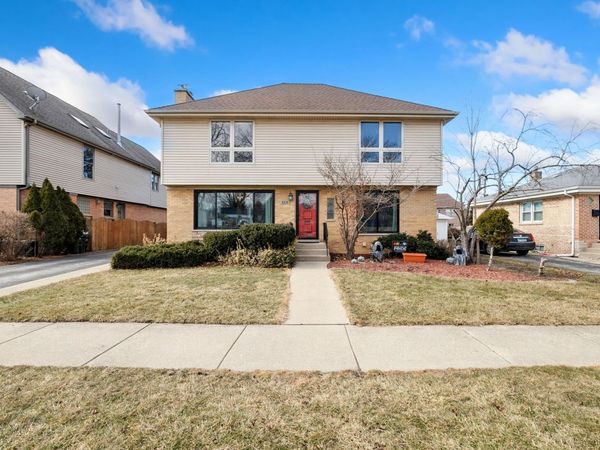8206 Mango Avenue, Morton Grove, IL 60053