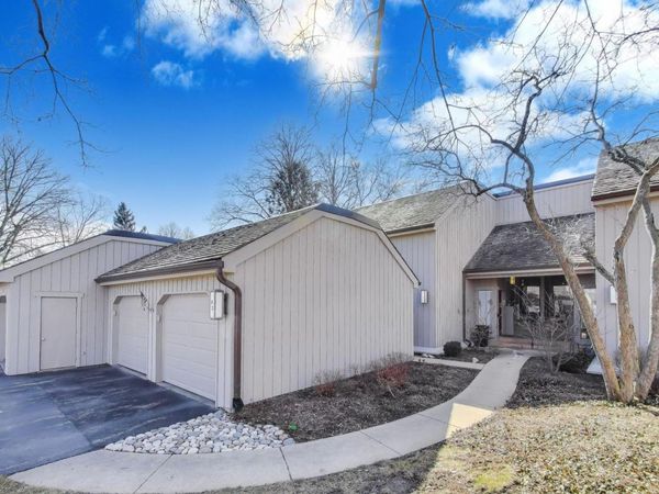 83c Thornhill Lane , Unit c, Lake Barrington, IL 60010