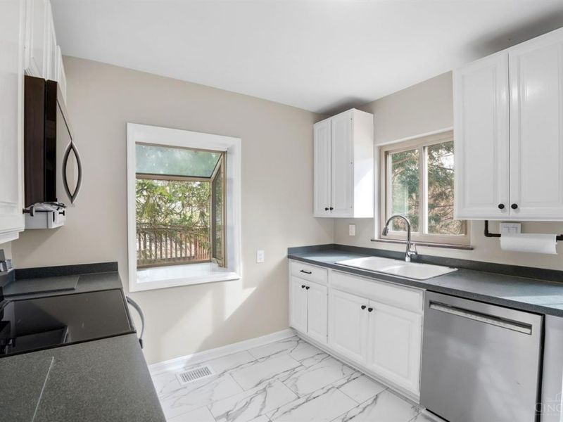 5965 Wayside Avenue, Cincinnati, OH 45230 Photo 12