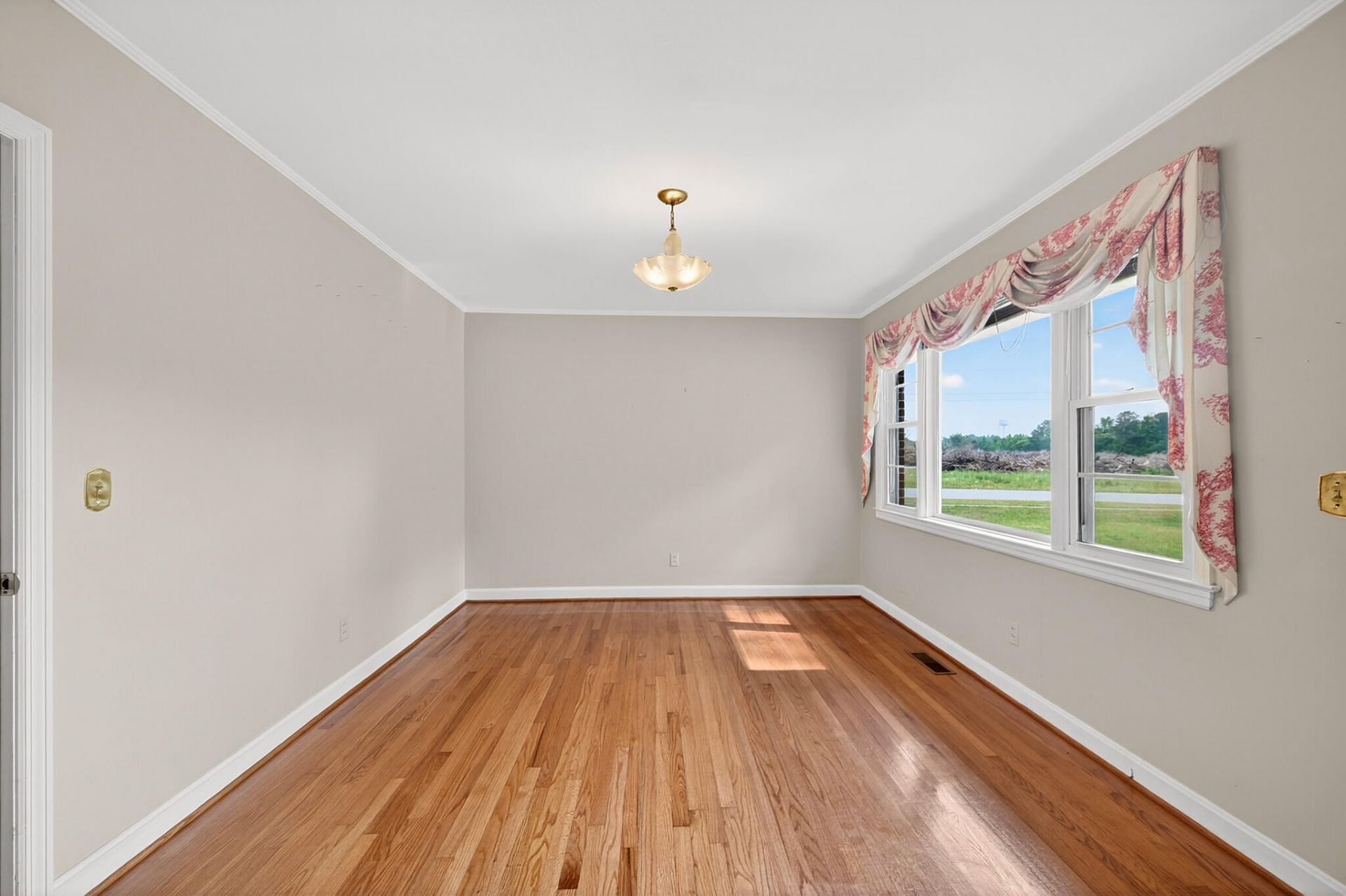 18 Chestnut Avenue Photo 10