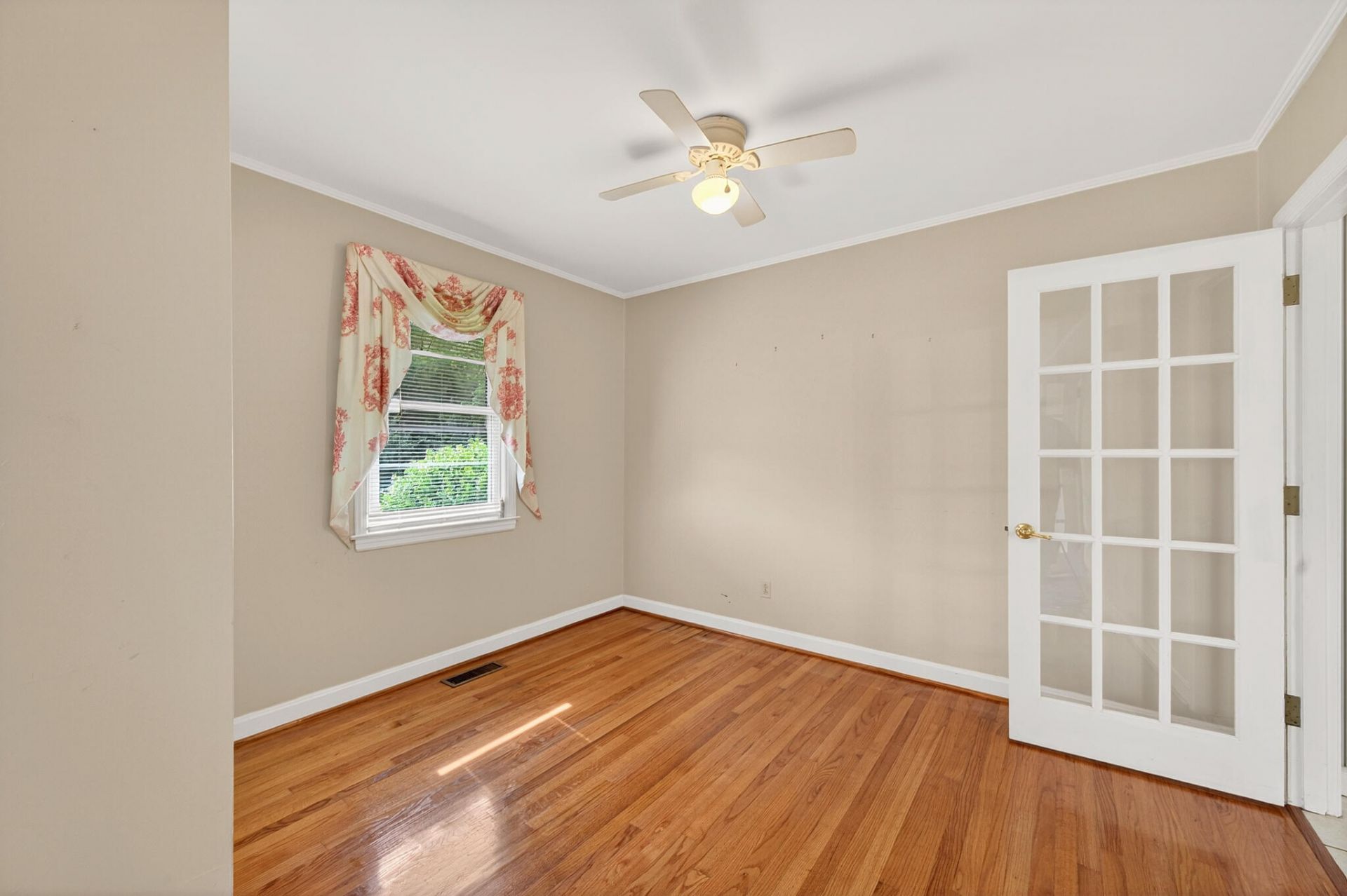 18 Chestnut Avenue Photo 11