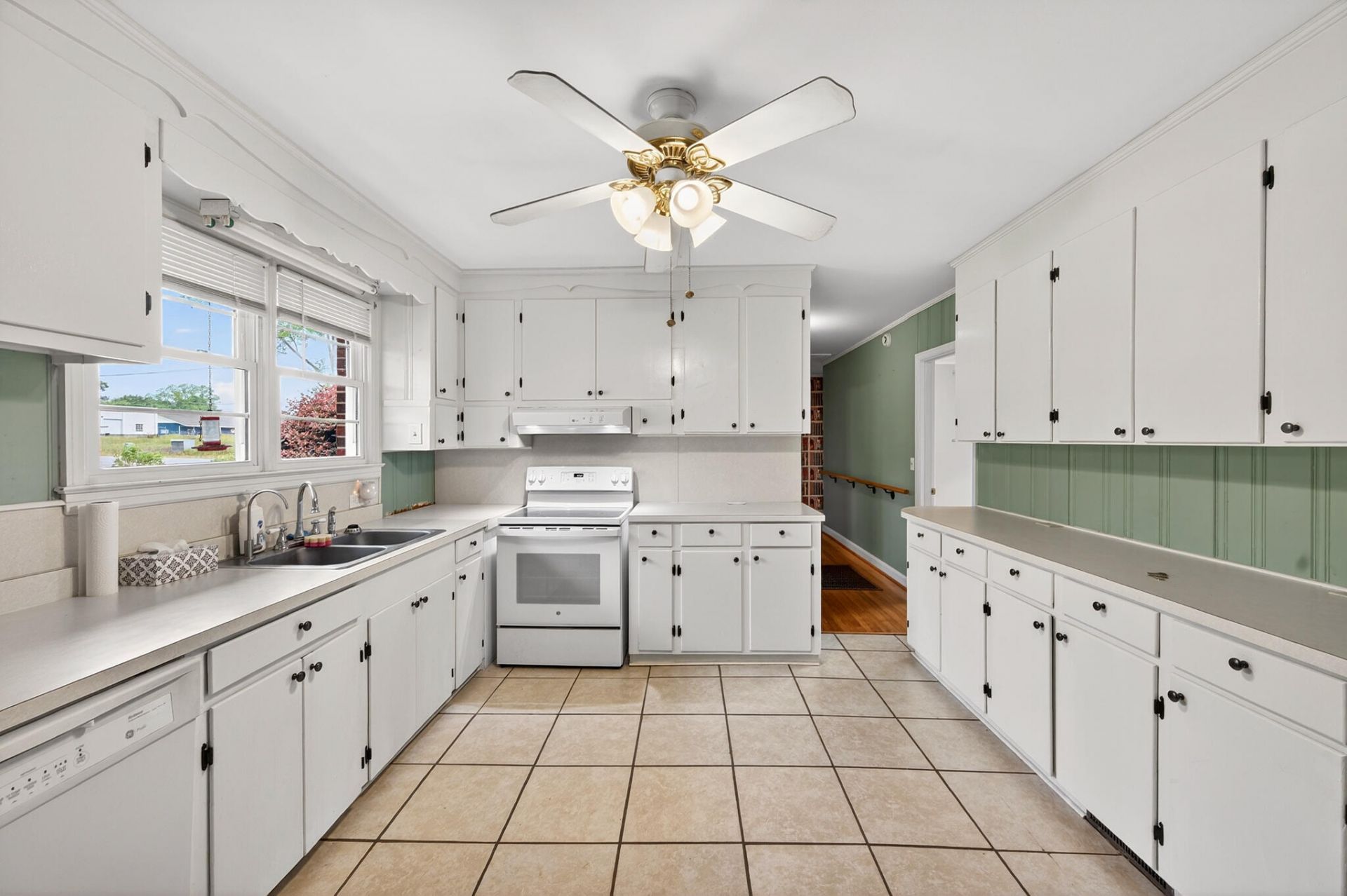18 Chestnut Avenue Photo 14