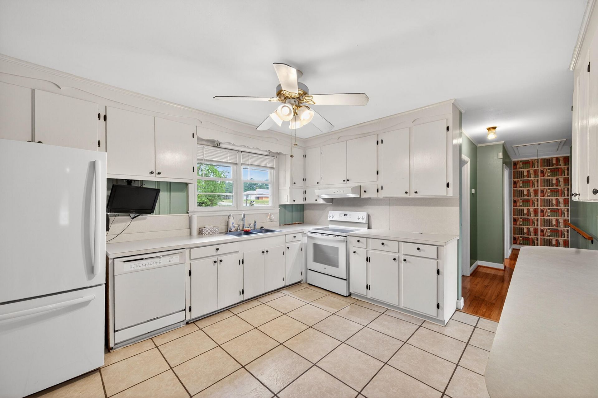 18 Chestnut Avenue Photo 15