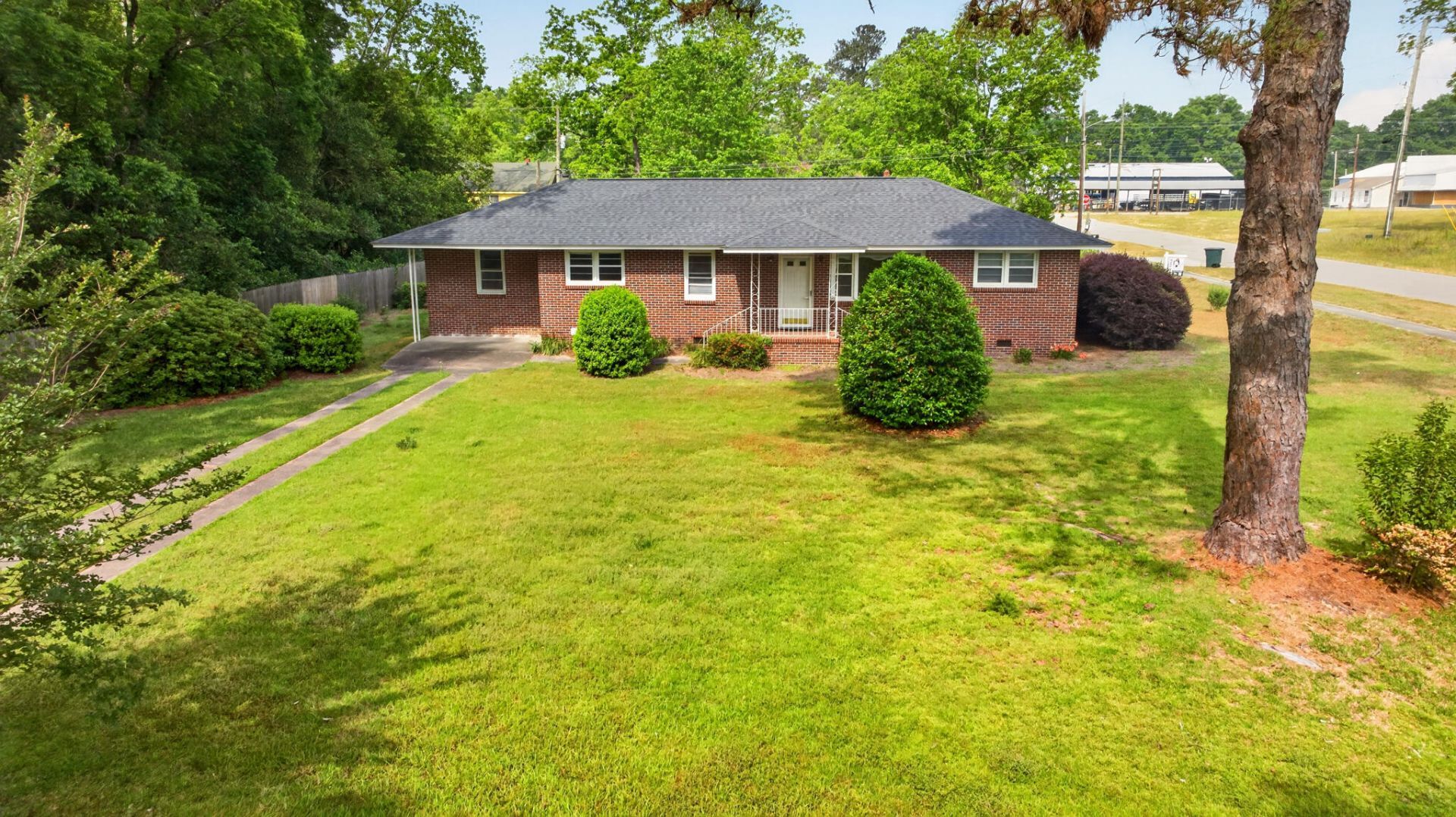 18 Chestnut Avenue Photo 4