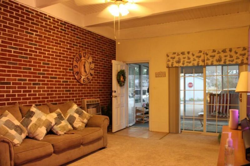 18 Chestnut Avenue Photo 7