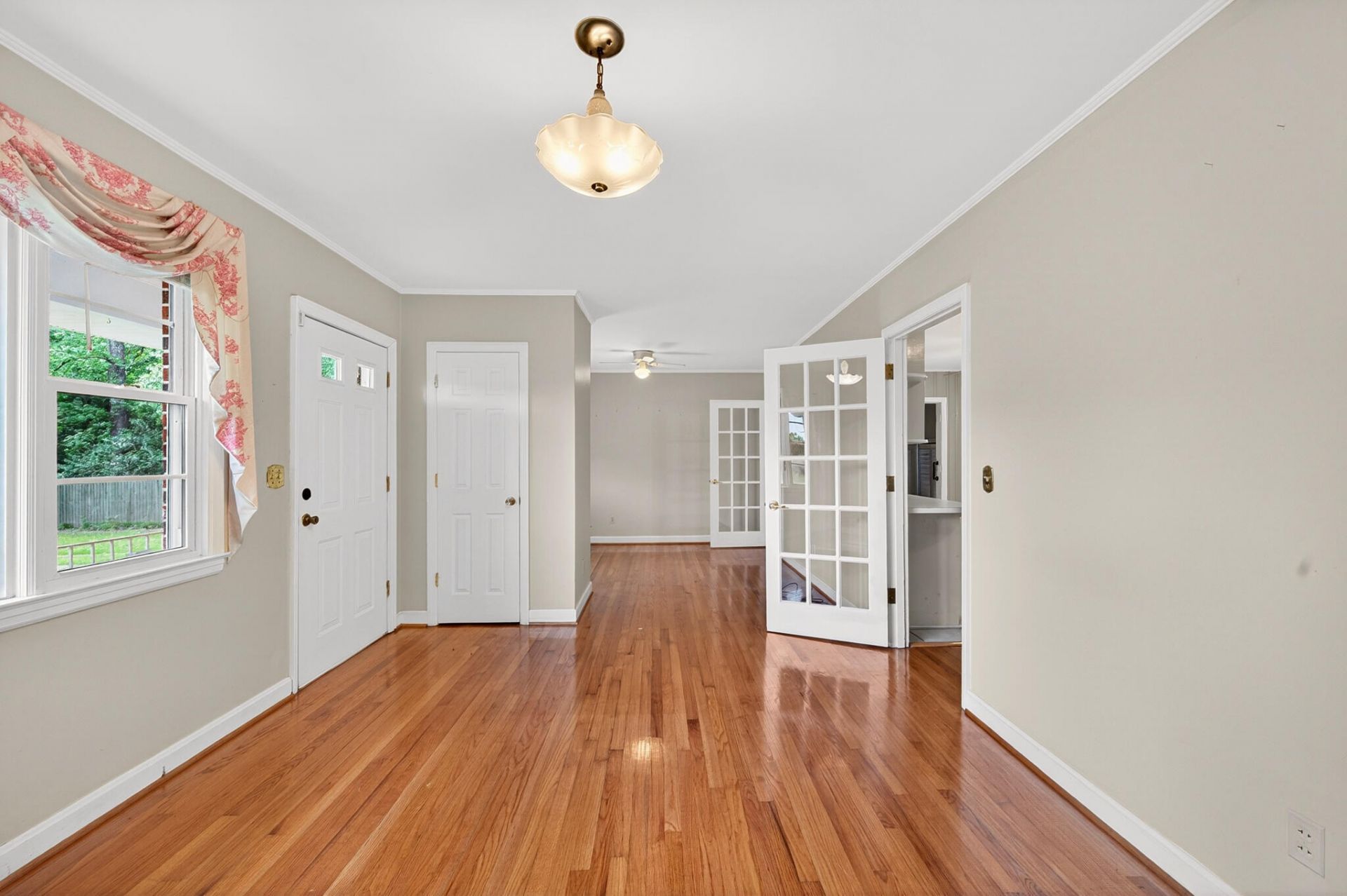 18 Chestnut Avenue Photo 9