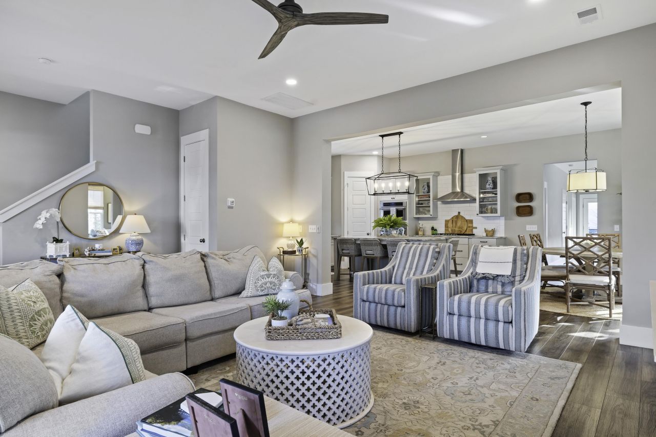 105 Bright Leaf Loop Photo 10