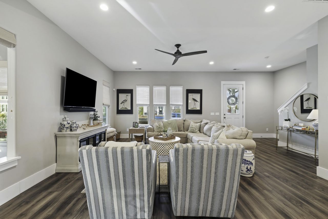 105 Bright Leaf Loop Photo 11