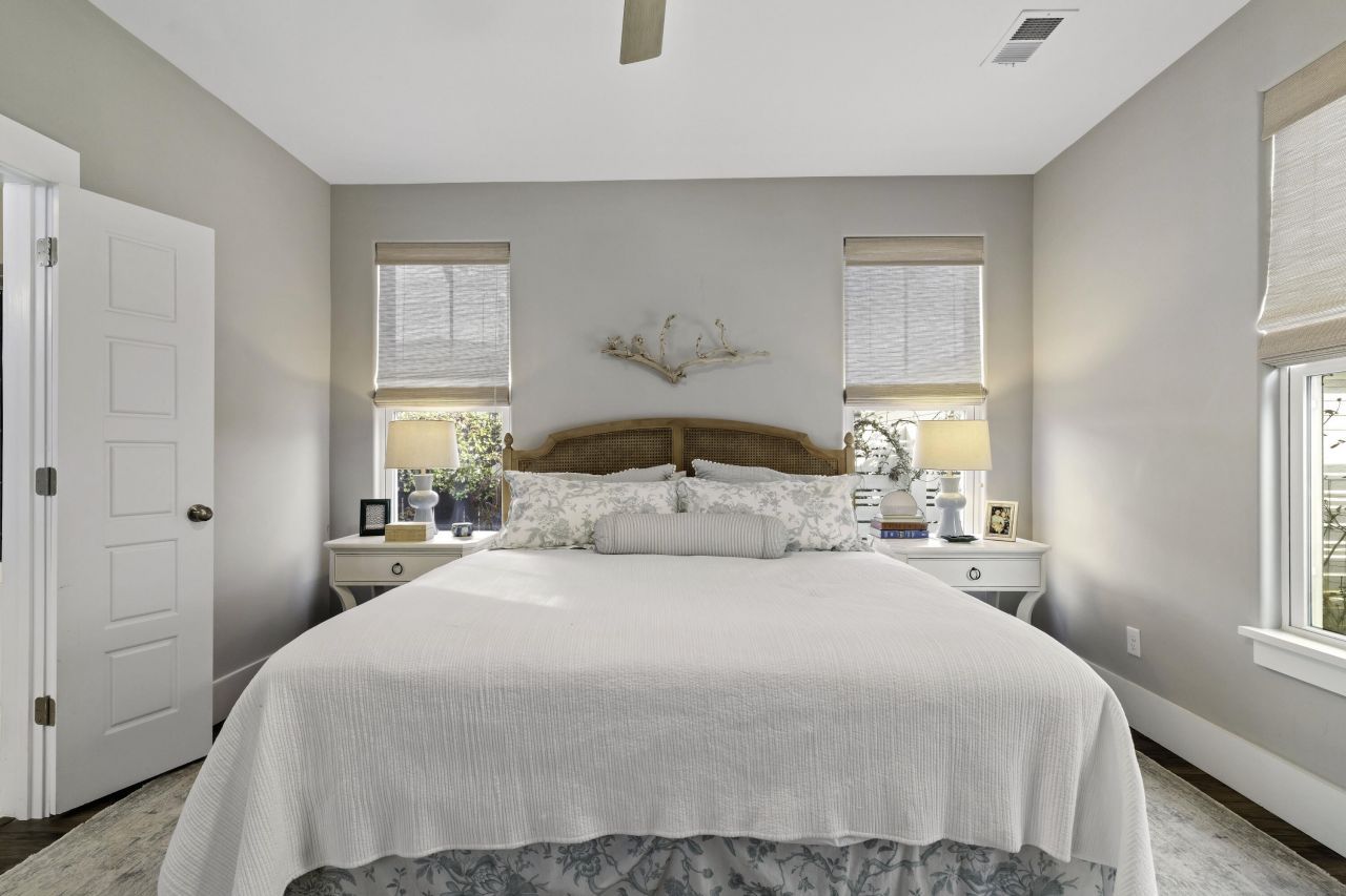 105 Bright Leaf Loop Photo 25