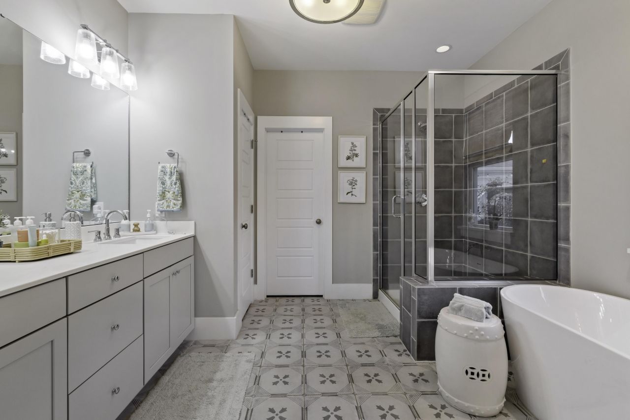 105 Bright Leaf Loop Photo 30