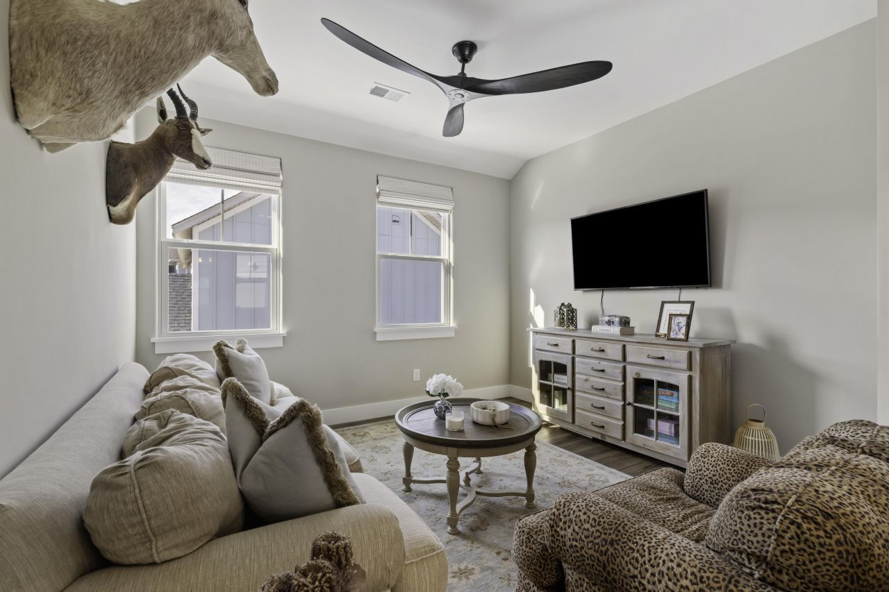 105 Bright Leaf Loop Photo 31