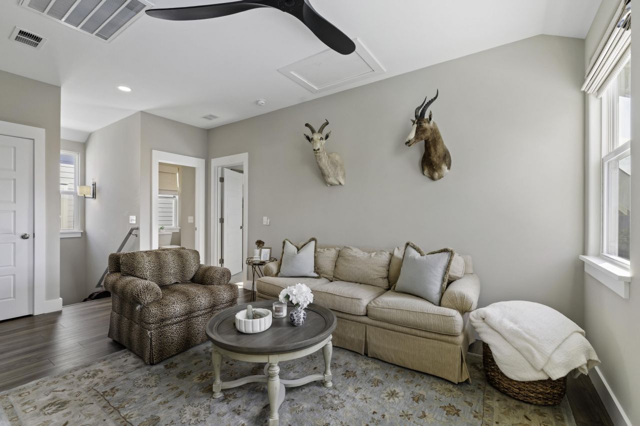 105 Bright Leaf Loop Photo 32