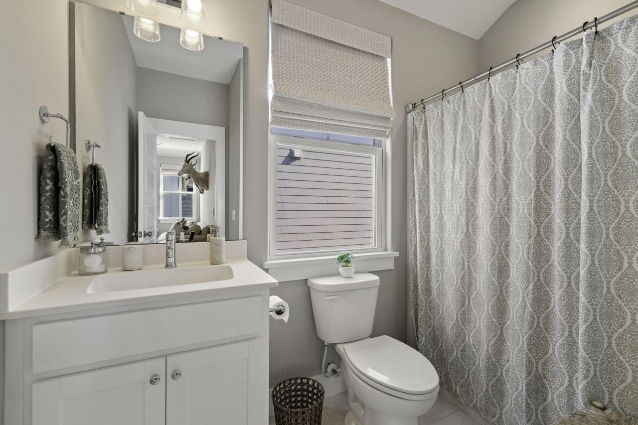 105 Bright Leaf Loop Photo 33