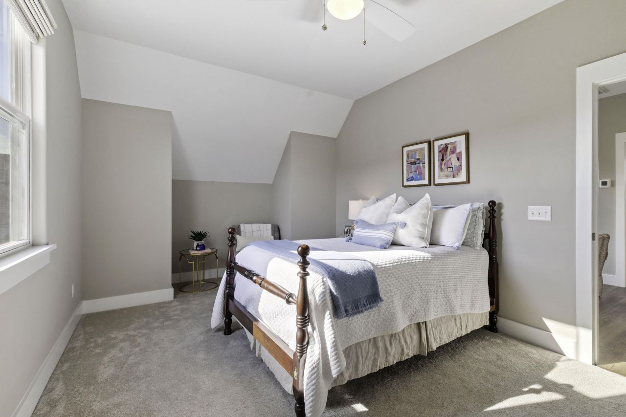 105 Bright Leaf Loop Photo 35