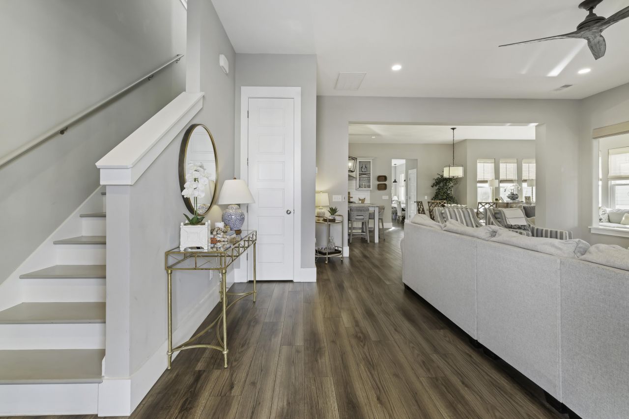 105 Bright Leaf Loop Photo 7