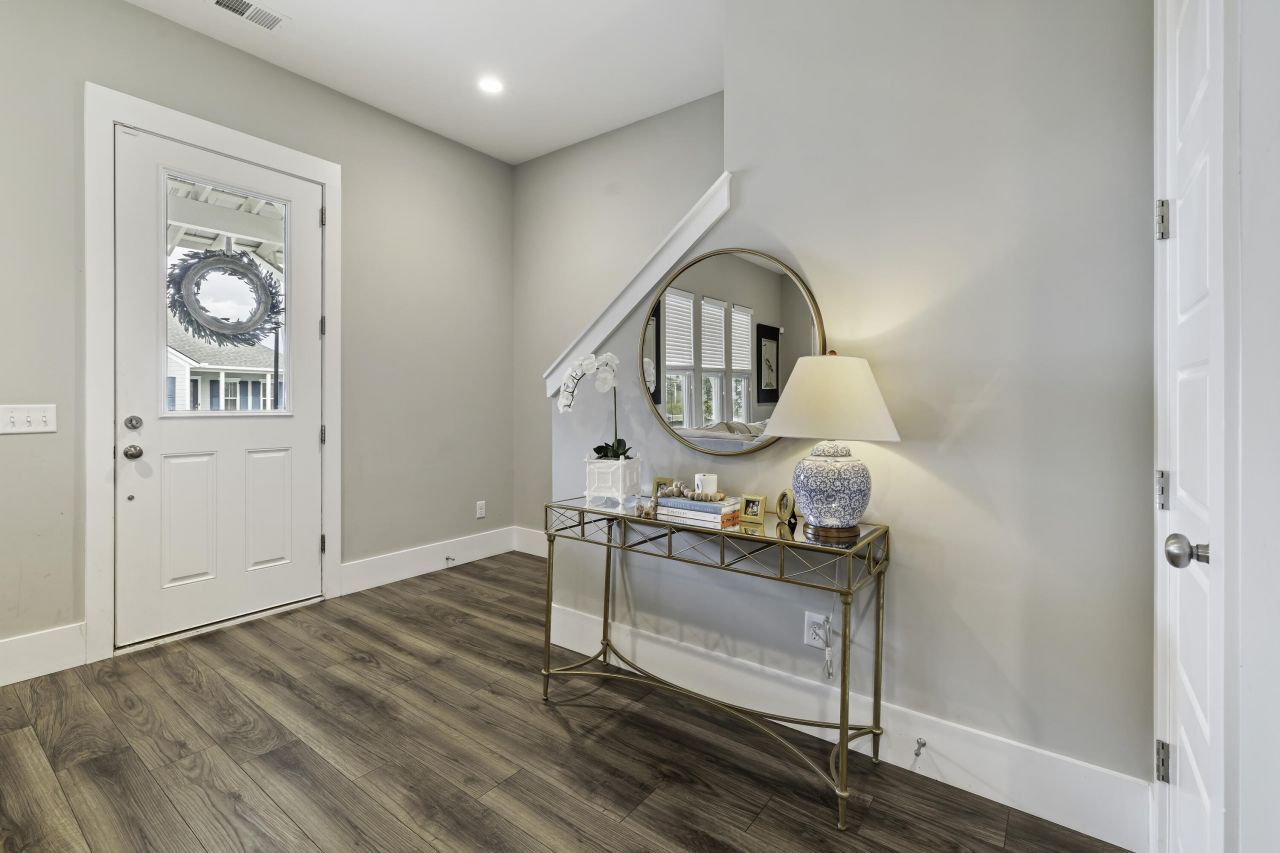 105 Bright Leaf Loop Photo 8