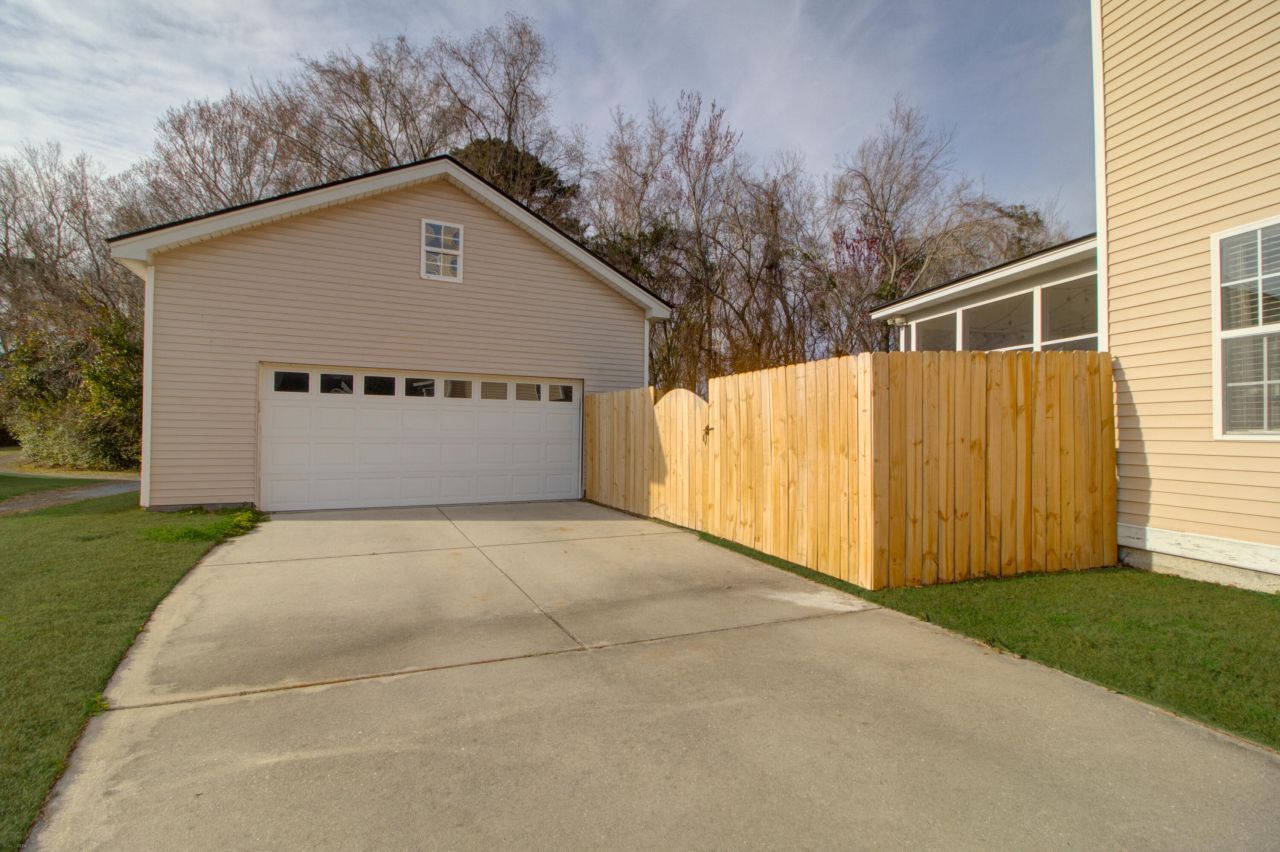 1475 Swamp Fox Lane Photo 30