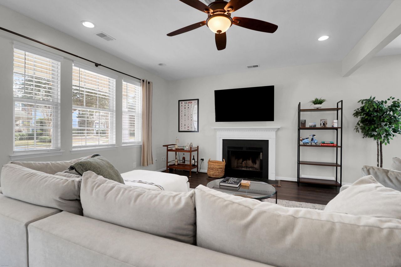 1475 Swamp Fox Lane Photo 6