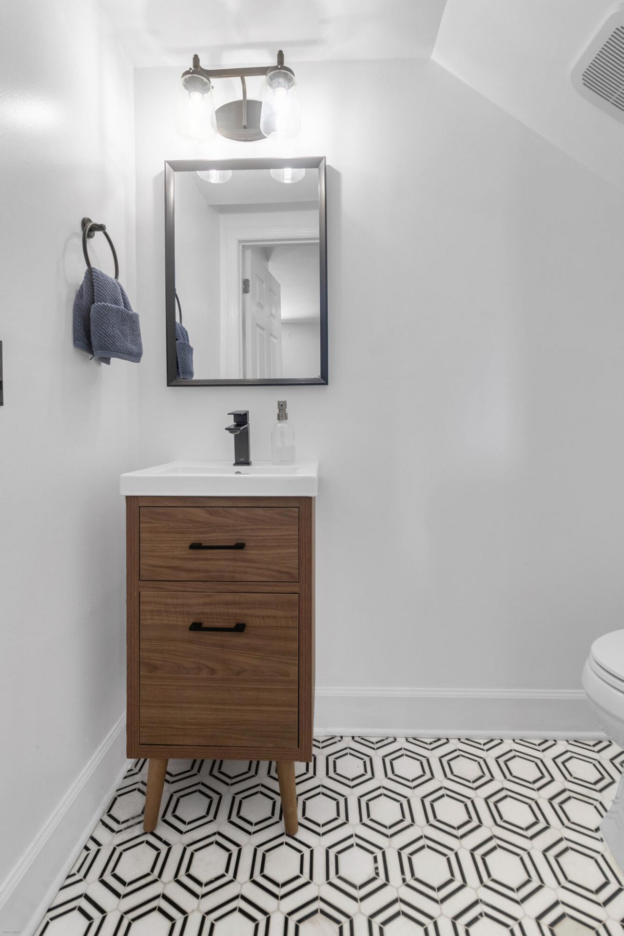 1475 Swamp Fox Lane Photo 8