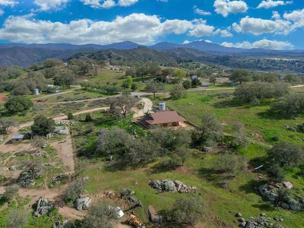 24710 Sutherland Drive, Ramona, CA 92065