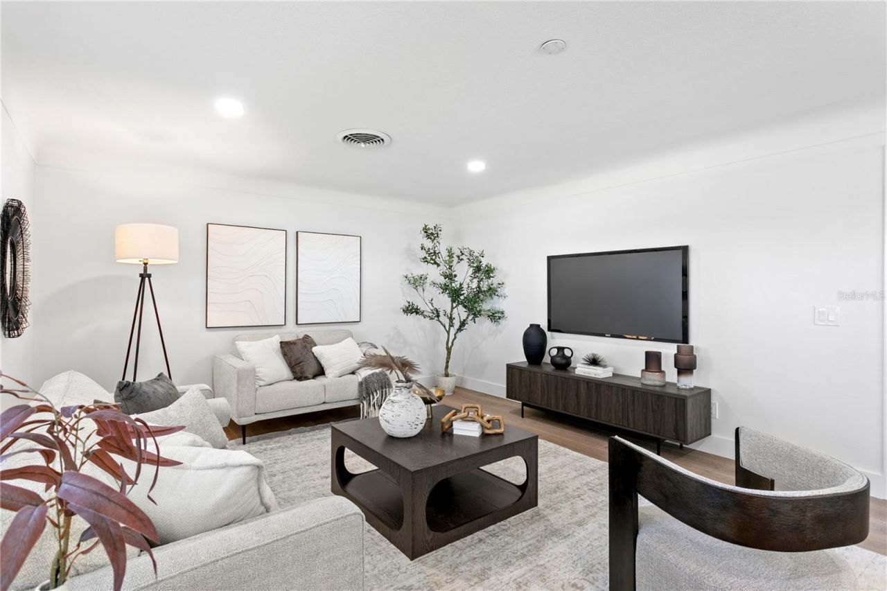 1182 41st Avenue Ne, Saint Petersburg, FL 33703 Photo