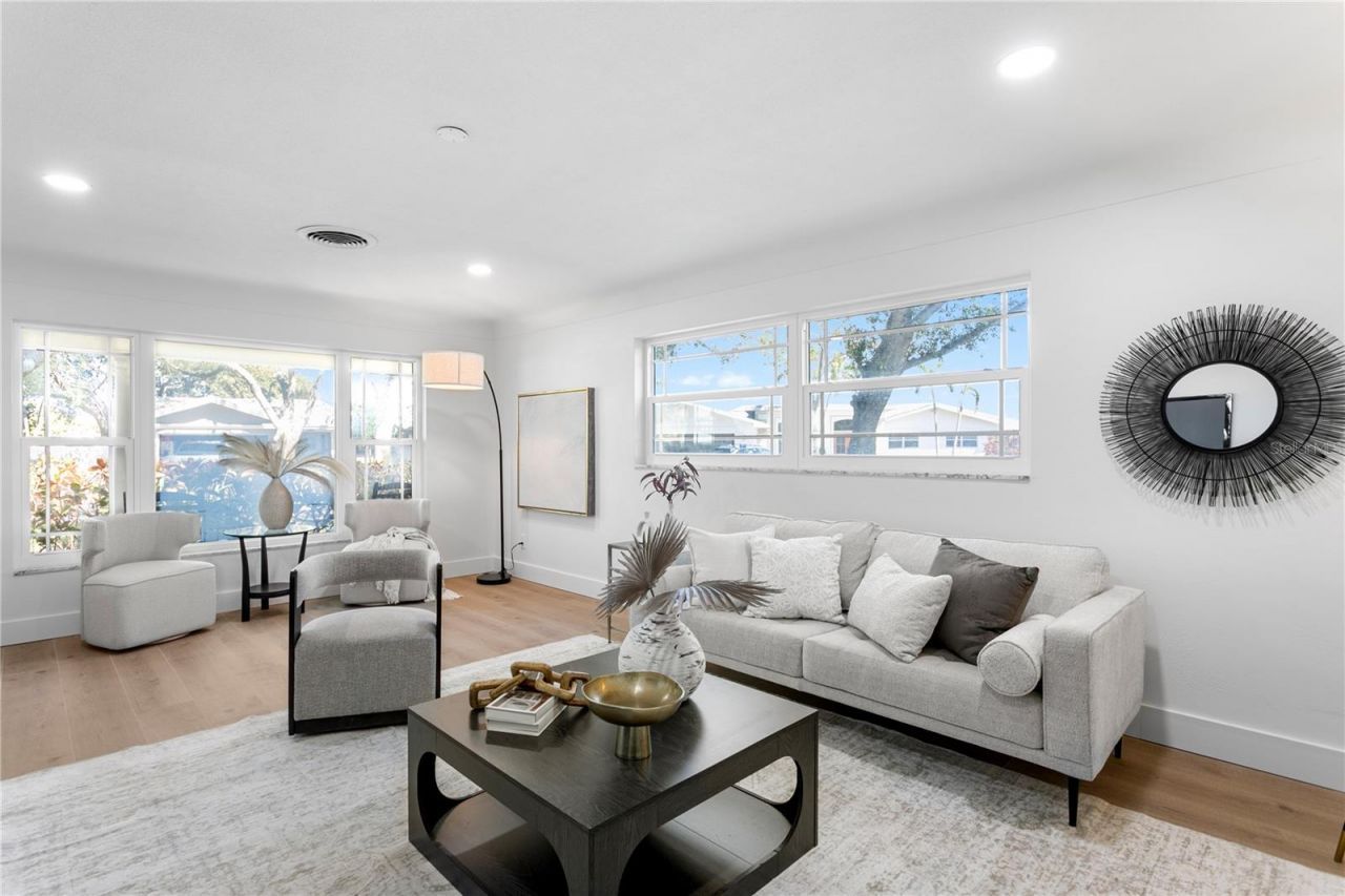 1182 41st Avenue Ne, Saint Petersburg, FL 33703 Photo