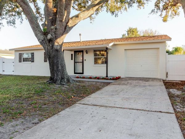 8568 95TH TERRACE, SEMINOLE, FL 33777