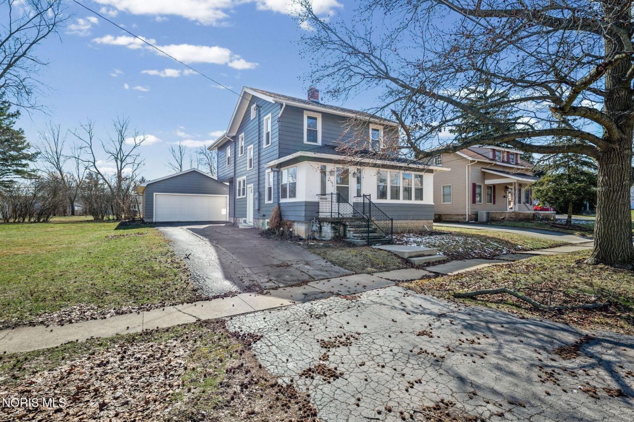 209 E Hobart Avenue, Findlay, OH 45840 Main Photo