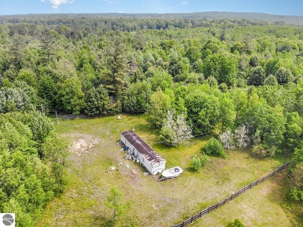 2167 Strawberry Avenue, Lake, MI 48632