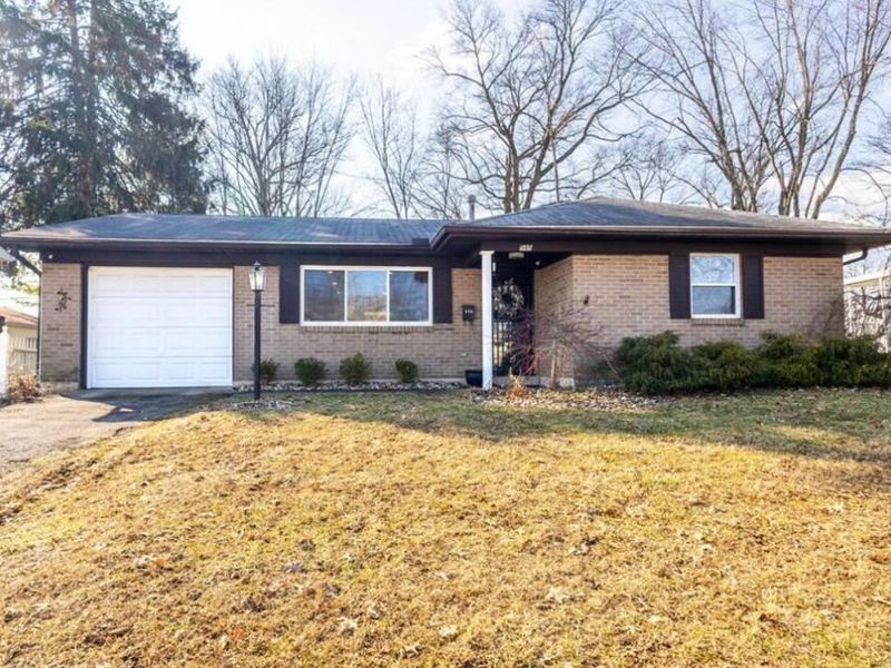 595 Deerwood Avenue E, Columbus, OH 43230 Photo 1