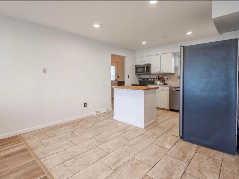 595 Deerwood Avenue E, Columbus, OH 43230 Photo 16