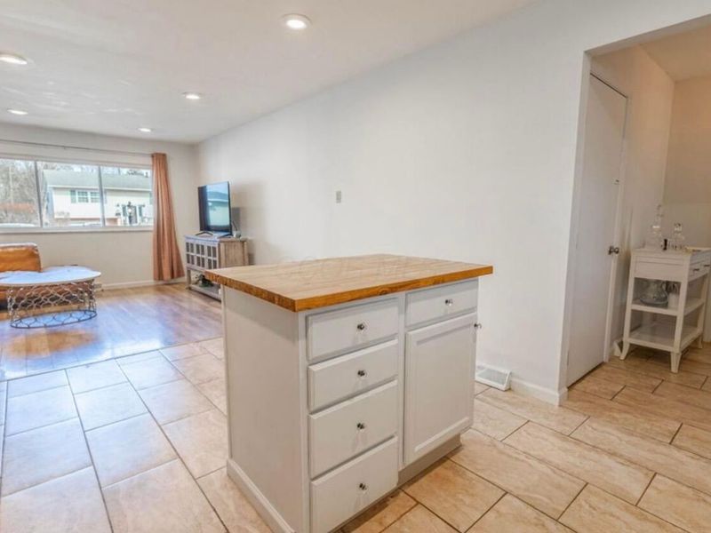 595 Deerwood Avenue E, Columbus, OH 43230 Photo 17