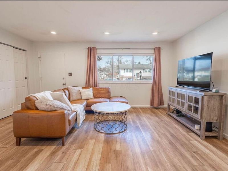 595 Deerwood Avenue E, Columbus, OH 43230 Photo 18