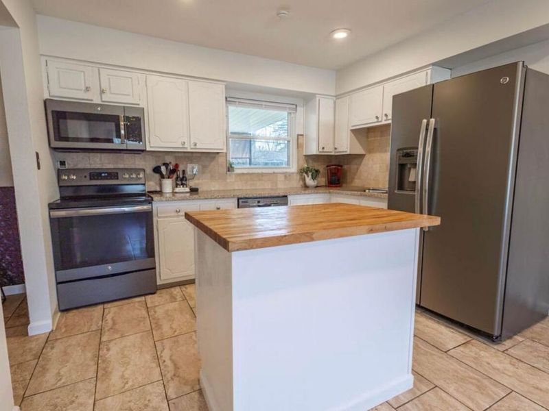 595 Deerwood Avenue E, Columbus, OH 43230 Photo 19