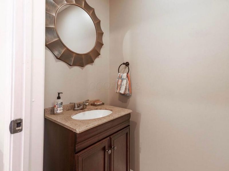 595 Deerwood Avenue E, Columbus, OH 43230 Photo 29