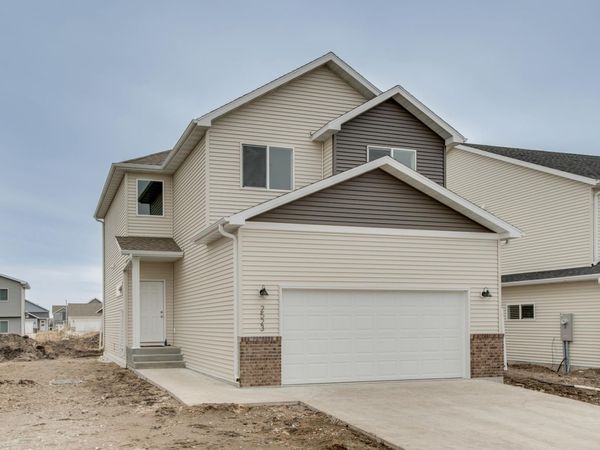 2523 36th Avenue S, Moorhead, MN 56560