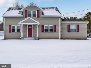 126 LOCUST STREET , ELIZABETHVILLE, PA 17023